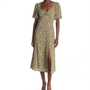 ASTR The Label Sage Floral Puff Sleeve Midi Dress